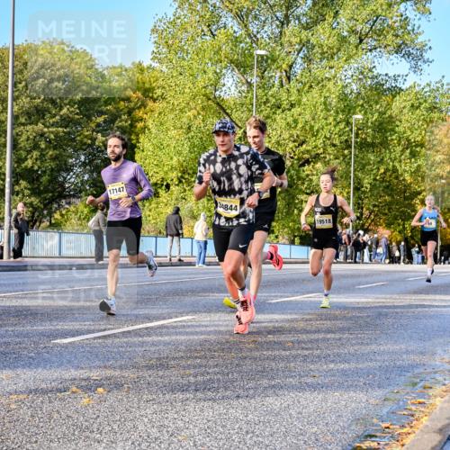 25.10.2026 - hella hamburg halbmarathon Dr. Thomas Lammeyer http://msf.ph/oto/11053463 25.10.2026 10:15:54 Kennedybrücke 17147, 34844, 19518 meine-sportfotos.de