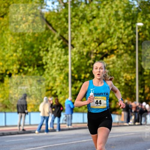 25.10.2026 - hella hamburg halbmarathon Dr. Thomas Lammeyer http://msf.ph/oto/11053493 25.10.2026 10:15:56 Kennedybrücke 44 meine-sportfotos.de