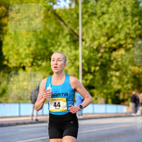 25.10.2026 - hella hamburg halbmarathon Dr. Thomas Lammeyer http://msf.ph/oto/11053499 25.10.2026 10:15:57 Kennedybrücke 44 meine-sportfotos.de
