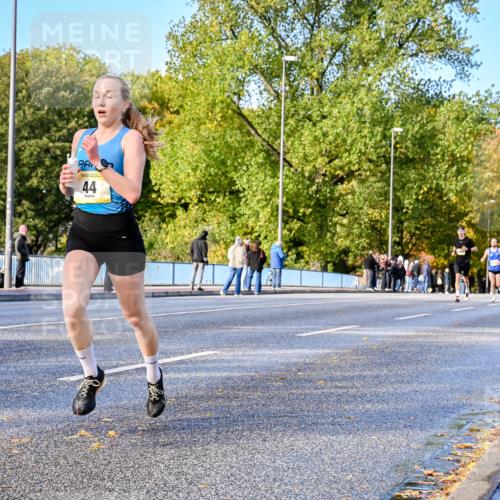 25.10.2026 - hella hamburg halbmarathon Dr. Thomas Lammeyer http://msf.ph/oto/11053509 25.10.2026 10:15:57 Kennedybrücke 44 meine-sportfotos.de