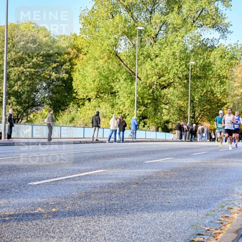 25.10.2026 - hella hamburg halbmarathon Dr. Thomas Lammeyer http://msf.ph/oto/11053543 25.10.2026 10:16:04 Kennedybrücke 30471, 34723, 35120 meine-sportfotos.de