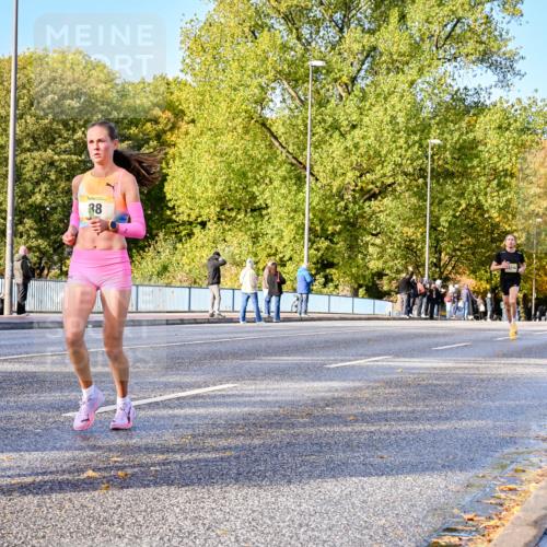 25.10.2026 - hella hamburg halbmarathon Dr. Thomas Lammeyer http://msf.ph/oto/11053630 25.10.2026 10:16:10 Kennedybrücke 88 meine-sportfotos.de