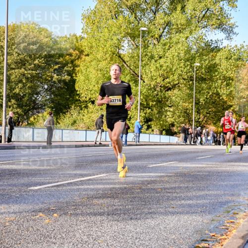 25.10.2026 - hella hamburg halbmarathon Dr. Thomas Lammeyer http://msf.ph/oto/11053653 25.10.2026 10:16:13 Kennedybrücke 3716 meine-sportfotos.de