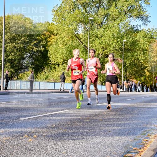 25.10.2026 - hella hamburg halbmarathon Dr. Thomas Lammeyer http://msf.ph/oto/11053695 25.10.2026 10:16:17 Kennedybrücke 34396, 35561, 40 meine-sportfotos.de