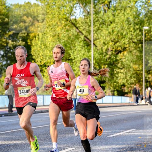 25.10.2026 - hella hamburg halbmarathon Dr. Thomas Lammeyer http://msf.ph/oto/11053702 25.10.2026 10:16:17 Kennedybrücke 34396, 40 meine-sportfotos.de