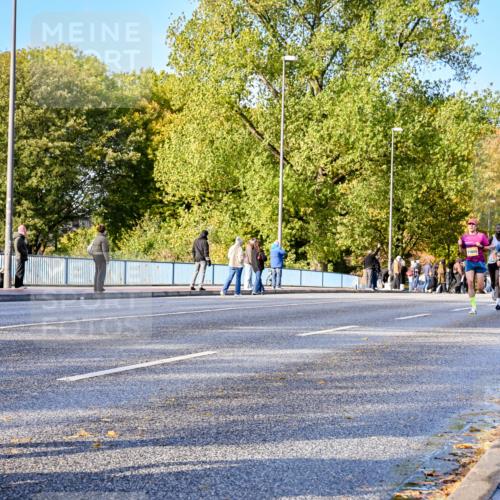 25.10.2026 - hella hamburg halbmarathon Dr. Thomas Lammeyer http://msf.ph/oto/11053721 25.10.2026 10:16:19 Kennedybrücke 11655, 16361 meine-sportfotos.de