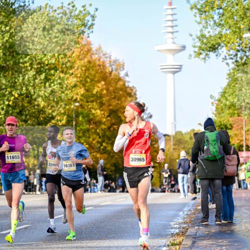 25.10.2026 - hella hamburg halbmarathon Dr. Thomas Lammeyer http://msf.ph/oto/11053731 25.10.2026 10:16:20 Kennedybrücke 11655, 30965, 350, 16361 meine-sportfotos.de