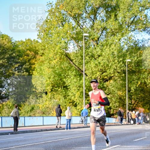 25.10.2026 - hella hamburg halbmarathon Dr. Thomas Lammeyer http://msf.ph/oto/11053788 25.10.2026 10:16:32 Kennedybrücke 7441 meine-sportfotos.de