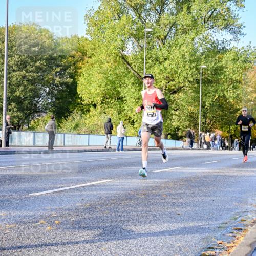 25.10.2026 - hella hamburg halbmarathon Dr. Thomas Lammeyer http://msf.ph/oto/11053798 25.10.2026 10:16:33 Kennedybrücke 7441, 10658 meine-sportfotos.de
