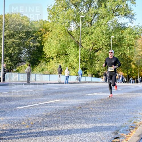 25.10.2026 - hella hamburg halbmarathon Dr. Thomas Lammeyer http://msf.ph/oto/11053814 25.10.2026 10:16:35 Kennedybrücke 10658 meine-sportfotos.de