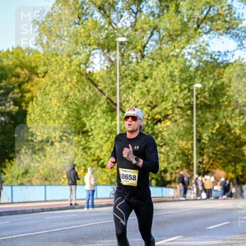 25.10.2026 - hella hamburg halbmarathon Dr. Thomas Lammeyer http://msf.ph/oto/11053825 25.10.2026 10:16:35 Kennedybrücke 0658 meine-sportfotos.de
