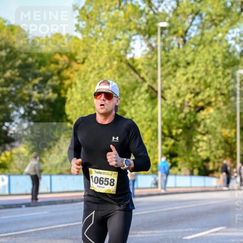 25.10.2026 - hella hamburg halbmarathon Dr. Thomas Lammeyer http://msf.ph/oto/11053837 25.10.2026 10:16:36 Kennedybrücke 10658 meine-sportfotos.de
