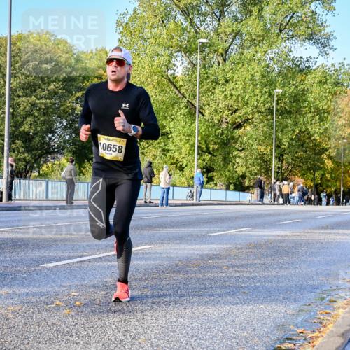 25.10.2026 - hella hamburg halbmarathon Dr. Thomas Lammeyer http://msf.ph/oto/11053840 25.10.2026 10:16:36 Kennedybrücke 1, 10658 meine-sportfotos.de