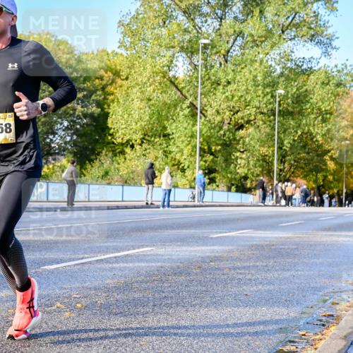 25.10.2026 - hella hamburg halbmarathon Dr. Thomas Lammeyer http://msf.ph/oto/11053843 25.10.2026 10:16:37 Kennedybrücke 10658 meine-sportfotos.de