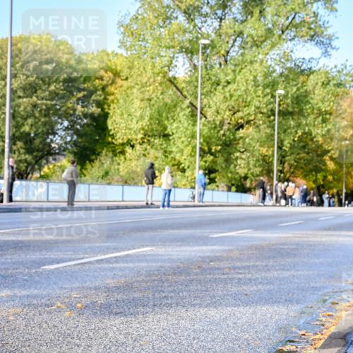 25.10.2026 - hella hamburg halbmarathon Dr. Thomas Lammeyer http://msf.ph/oto/11053847 25.10.2026 10:16:37 Kennedybrücke  meine-sportfotos.de