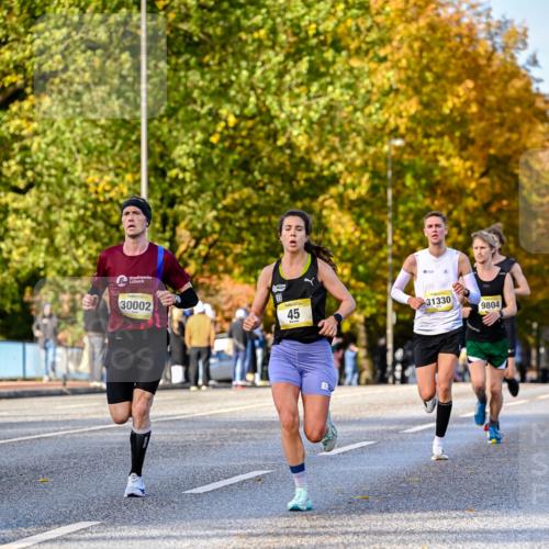 25.10.2026 - hella hamburg halbmarathon Dr. Thomas Lammeyer http://msf.ph/oto/11053861 25.10.2026 10:16:44 Kennedybrücke 30002, 45, 31330, 9804 meine-sportfotos.de