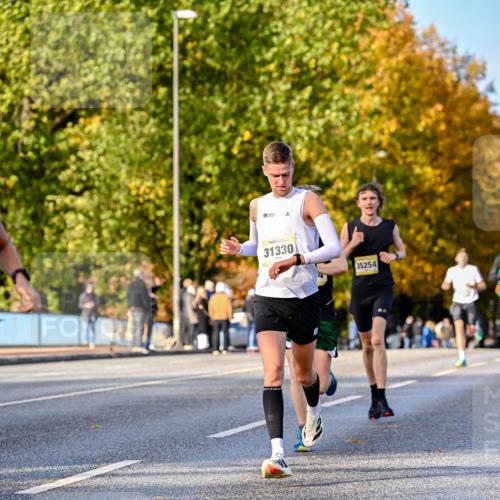 25.10.2026 - hella hamburg halbmarathon Dr. Thomas Lammeyer http://msf.ph/oto/11053874 25.10.2026 10:16:46 Kennedybrücke 31330, 35254 meine-sportfotos.de