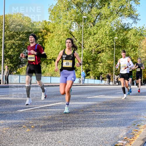25.10.2026 - hella hamburg halbmarathon Dr. Thomas Lammeyer http://msf.ph/oto/11053882 25.10.2026 10:16:47 Kennedybrücke 30002, 45, 31330, 504, 35254 meine-sportfotos.de