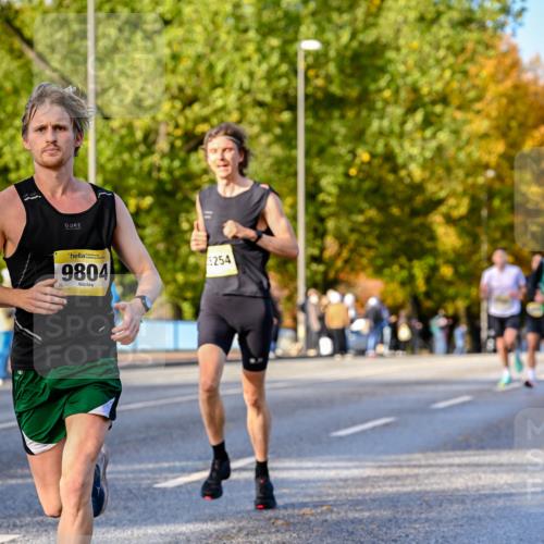 25.10.2026 - hella hamburg halbmarathon Dr. Thomas Lammeyer http://msf.ph/oto/11053899 25.10.2026 10:16:49 Kennedybrücke 9804, 5254 meine-sportfotos.de