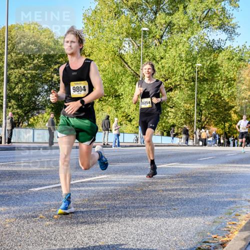 25.10.2026 - hella hamburg halbmarathon Dr. Thomas Lammeyer http://msf.ph/oto/11053908 25.10.2026 10:16:49 Kennedybrücke 9804, 35254 meine-sportfotos.de