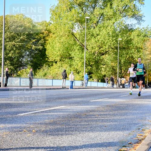 25.10.2026 - hella hamburg halbmarathon Dr. Thomas Lammeyer http://msf.ph/oto/11053924 25.10.2026 10:16:51 Kennedybrücke 3398 meine-sportfotos.de