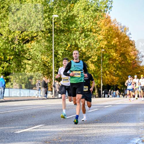 25.10.2026 - hella hamburg halbmarathon Dr. Thomas Lammeyer http://msf.ph/oto/11053927 25.10.2026 10:16:51 Kennedybrücke 22899, 3398, 367 meine-sportfotos.de