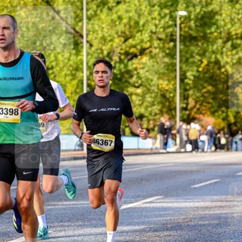 25.10.2026 - hella hamburg halbmarathon Dr. Thomas Lammeyer http://msf.ph/oto/11053948 25.10.2026 10:16:54 Kennedybrücke 3398, 99, 36367 meine-sportfotos.de