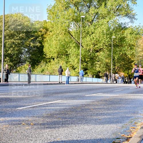 25.10.2026 - hella hamburg halbmarathon Dr. Thomas Lammeyer http://msf.ph/oto/11053969 25.10.2026 10:16:56 Kennedybrücke 22628, 1388, 6342, 34758 meine-sportfotos.de