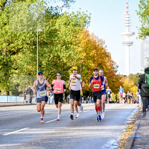 25.10.2026 - hella hamburg halbmarathon Dr. Thomas Lammeyer http://msf.ph/oto/11053977 25.10.2026 10:16:57 Kennedybrücke 33610, 6342, 22628, 3388 meine-sportfotos.de