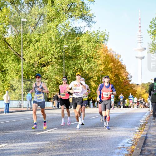25.10.2026 - hella hamburg halbmarathon Dr. Thomas Lammeyer http://msf.ph/oto/11053982 25.10.2026 10:16:58 Kennedybrücke 6342, 33610, 22628, 34758, 3388 meine-sportfotos.de