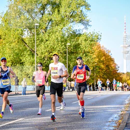 25.10.2026 - hella hamburg halbmarathon Dr. Thomas Lammeyer http://msf.ph/oto/11053988 25.10.2026 10:16:59 Kennedybrücke 6342, 33610, 22628, 58, 3388 meine-sportfotos.de