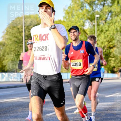 25.10.2026 - hella hamburg halbmarathon Dr. Thomas Lammeyer http://msf.ph/oto/11054003 25.10.2026 10:17:01 Kennedybrücke 22628, 3388 meine-sportfotos.de