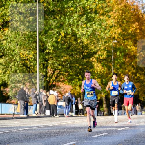 25.10.2026 - hella hamburg halbmarathon Dr. Thomas Lammeyer http://msf.ph/oto/11054013 25.10.2026 10:17:03 Kennedybrücke 21049, 25044, 20014 meine-sportfotos.de