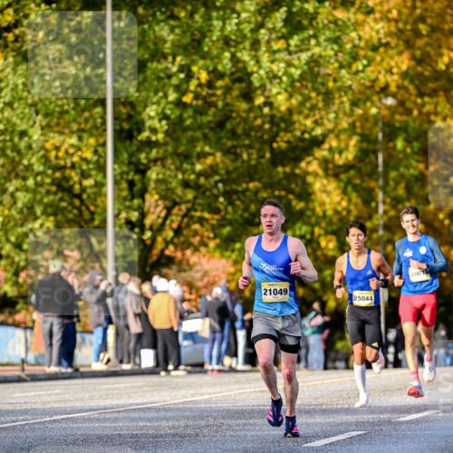 25.10.2026 - hella hamburg halbmarathon Dr. Thomas Lammeyer http://msf.ph/oto/11054017 25.10.2026 10:17:04 Kennedybrücke 21049, 25044, 2001 meine-sportfotos.de