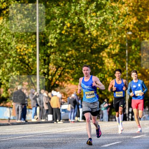 25.10.2026 - hella hamburg halbmarathon Dr. Thomas Lammeyer http://msf.ph/oto/11054018 25.10.2026 10:17:04 Kennedybrücke 21049, 25044, 20044 meine-sportfotos.de