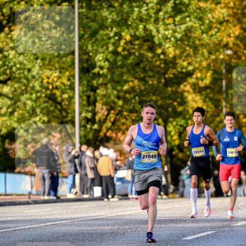 25.10.2026 - hella hamburg halbmarathon Dr. Thomas Lammeyer http://msf.ph/oto/11054021 25.10.2026 10:17:04 Kennedybrücke 21049, 25044, 20014 meine-sportfotos.de