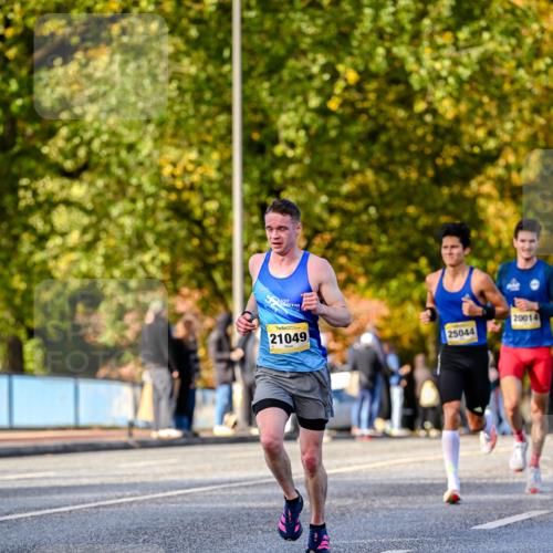 25.10.2026 - hella hamburg halbmarathon Dr. Thomas Lammeyer http://msf.ph/oto/11054027 25.10.2026 10:17:05 Kennedybrücke 21049, 25044, 20014 meine-sportfotos.de