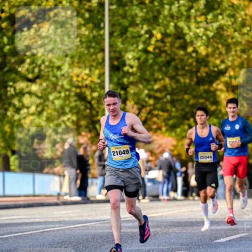 25.10.2026 - hella hamburg halbmarathon Dr. Thomas Lammeyer http://msf.ph/oto/11054028 25.10.2026 10:17:05 Kennedybrücke 21049, 25044 meine-sportfotos.de