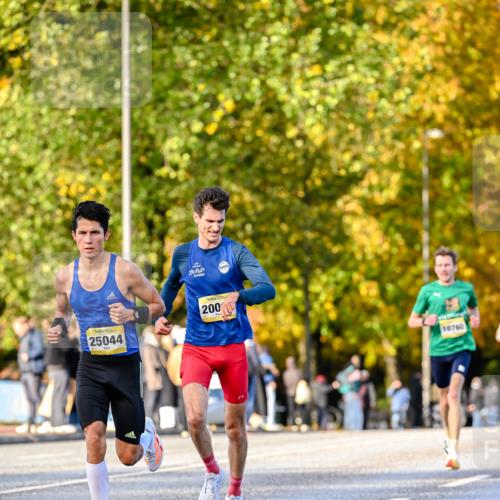 25.10.2026 - hella hamburg halbmarathon Dr. Thomas Lammeyer http://msf.ph/oto/11054038 25.10.2026 10:17:07 Kennedybrücke 25044, 200, 10760 meine-sportfotos.de