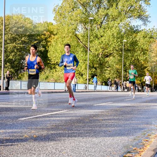 25.10.2026 - hella hamburg halbmarathon Dr. Thomas Lammeyer http://msf.ph/oto/11054060 25.10.2026 10:17:10 Kennedybrücke 25044, 20014 meine-sportfotos.de