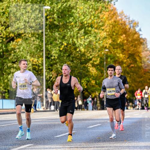 25.10.2026 - hella hamburg halbmarathon Dr. Thomas Lammeyer http://msf.ph/oto/11054078 25.10.2026 10:17:13 Kennedybrücke 3745, 32679 meine-sportfotos.de