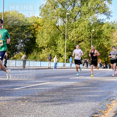 25.10.2026 - hella hamburg halbmarathon Dr. Thomas Lammeyer http://msf.ph/oto/11054086 25.10.2026 10:17:14 Kennedybrücke 10760, 3745, 32679 meine-sportfotos.de