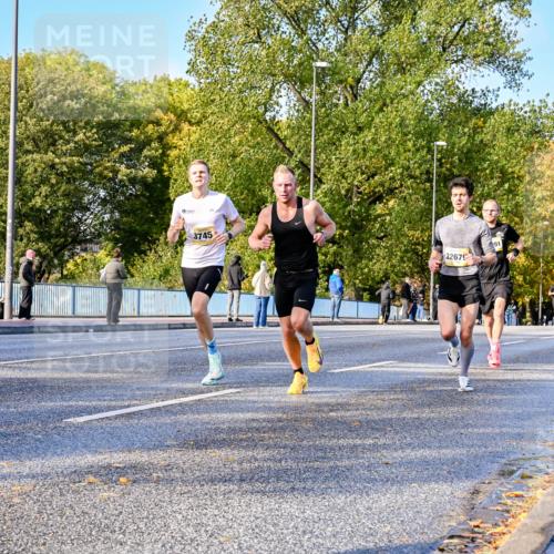 25.10.2026 - hella hamburg halbmarathon Dr. Thomas Lammeyer http://msf.ph/oto/11054099 25.10.2026 10:17:15 Kennedybrücke 3745, 32675 meine-sportfotos.de