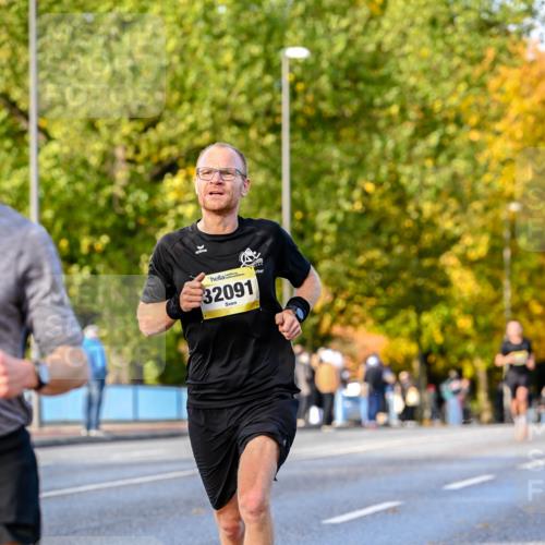 25.10.2026 - hella hamburg halbmarathon Dr. Thomas Lammeyer http://msf.ph/oto/11054107 25.10.2026 10:17:16 Kennedybrücke  meine-sportfotos.de