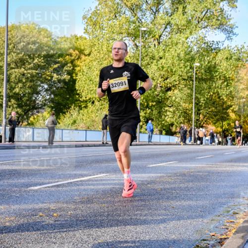 25.10.2026 - hella hamburg halbmarathon Dr. Thomas Lammeyer http://msf.ph/oto/11054116 25.10.2026 10:17:17 Kennedybrücke 32091 meine-sportfotos.de