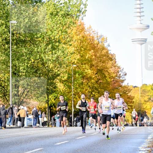 25.10.2026 - hella hamburg halbmarathon Dr. Thomas Lammeyer http://msf.ph/oto/11054119 25.10.2026 10:17:18 Kennedybrücke 10985, 19706, 35367, 35006, 30870 meine-sportfotos.de