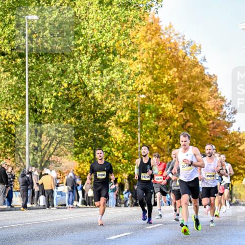 25.10.2026 - hella hamburg halbmarathon Dr. Thomas Lammeyer http://msf.ph/oto/11054129 25.10.2026 10:17:18 Kennedybrücke 10985, 19706, 30870, 3536, 35006 meine-sportfotos.de