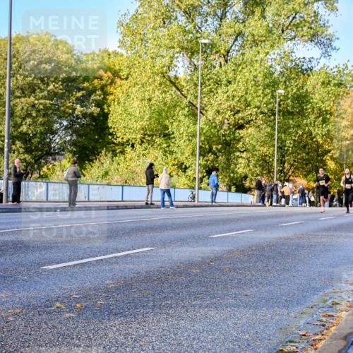 25.10.2026 - hella hamburg halbmarathon Dr. Thomas Lammeyer http://msf.ph/oto/11054130 25.10.2026 10:17:19 Kennedybrücke  meine-sportfotos.de