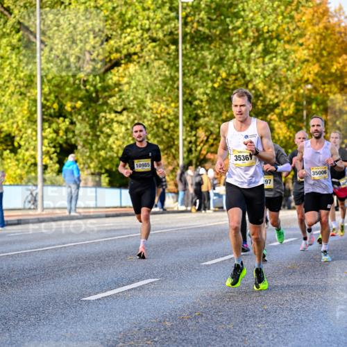 25.10.2026 - hella hamburg halbmarathon Dr. Thomas Lammeyer http://msf.ph/oto/11054132 25.10.2026 10:17:21 Kennedybrücke 10985, 35367, 97, 35006 meine-sportfotos.de