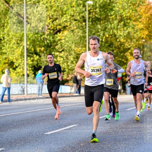 25.10.2026 - hella hamburg halbmarathon Dr. Thomas Lammeyer http://msf.ph/oto/11054135 25.10.2026 10:17:22 Kennedybrücke 10985, 35367, 2997, 35006 meine-sportfotos.de